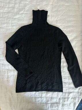 Classic Black Cashmere Turtleneck Women's Sweater size small - Ann Taylor